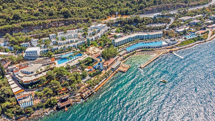 Blue Dreams Resort & Spa