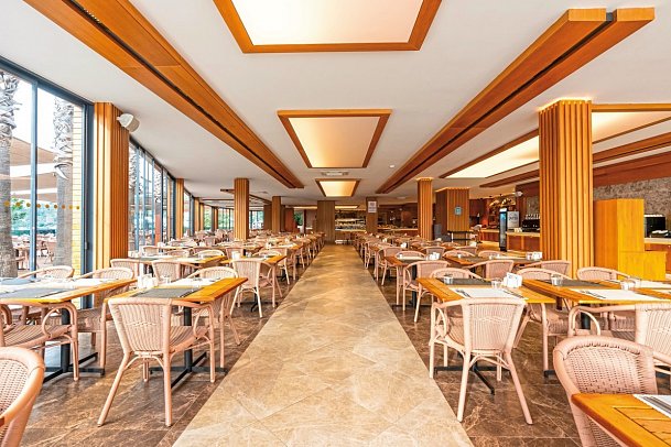 Blue Dreams Resort & Spa