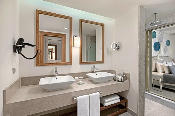 Titanic Luxury Collection Bodrum - Wohnbeispiel Doppelzimmer Superior Meerblick