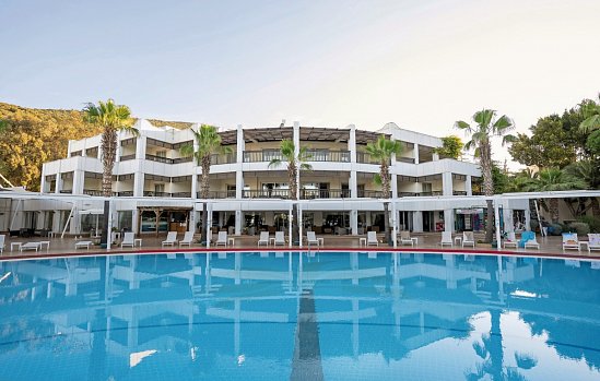 Latanya Park Resort