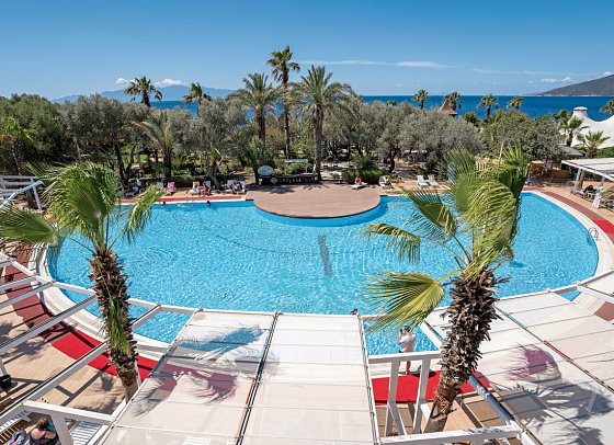 Latanya Park Resort