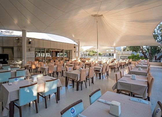 Latanya Park Resort