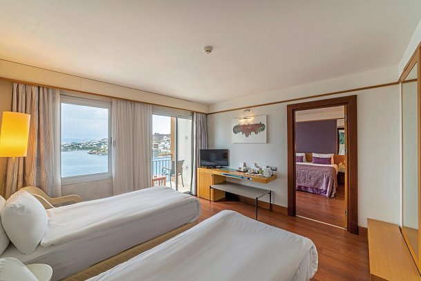 Kefaluka Resort - Wohnbeispiel Familiensuite Meerblick (Zimmercodierung FBM)