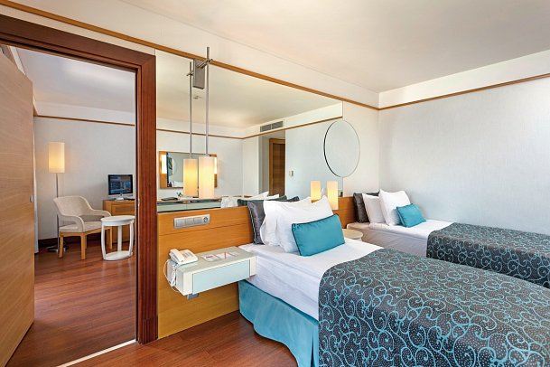 Kefaluka Resort - Wohnbeispiel Familienzimmer mit Verbindungstür Meerblick (Zimmercodierung FVM)