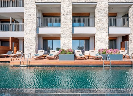 Anda Barut Collection - Wohnbeispiel Familysuite Deluxe Swim Up Meerseite Familienbereich (Zimmercodierungen FD3 & UDQ)