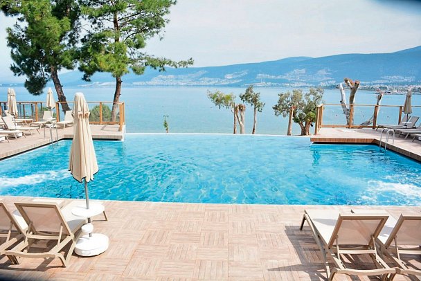 Long Beach Club Nature