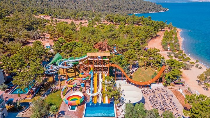 Long Beach Club Nature