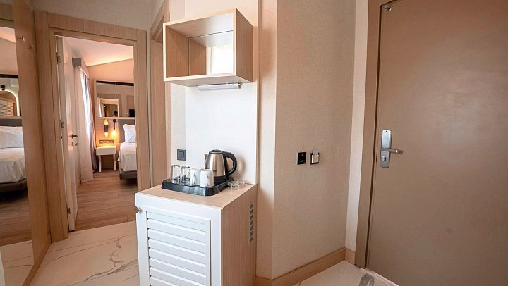 Long Beach Club Nature - Wohnbeispiel Familienzimmer mit Verbindungstür (Zimmercodierung FV1)