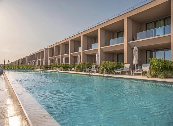 Akra Didim - Wohnbeispiel Familien Deluxe Suite Swim-Up Meerblick (Zimmercodierung WIQ)