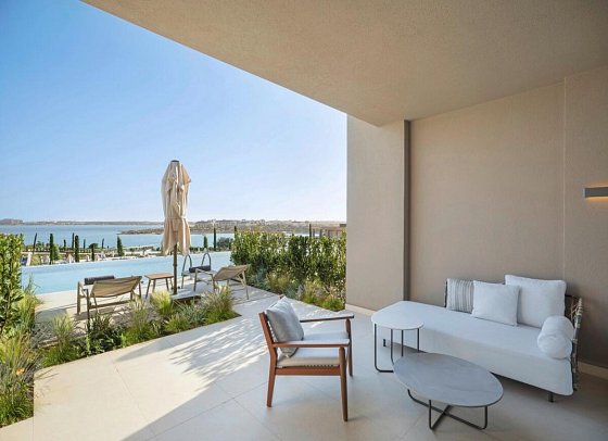 Akra Didim - Wohnbeispiel Familien Deluxe Suite Swim-Up Meerblick (Zimmercodierung WIQ)