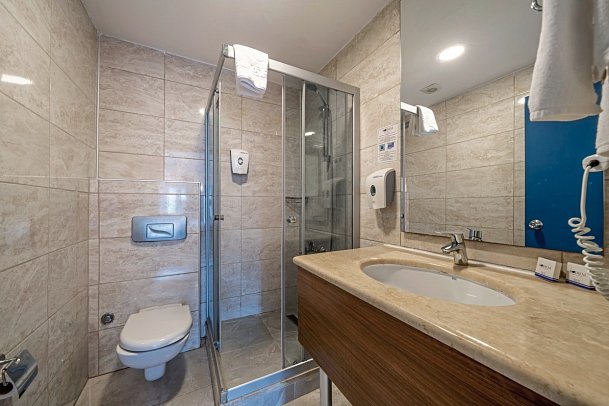 Bodrum Holiday Resort - Beispiel Bad Clubzimmer (Zimmercodierungen UL1 & DC2)