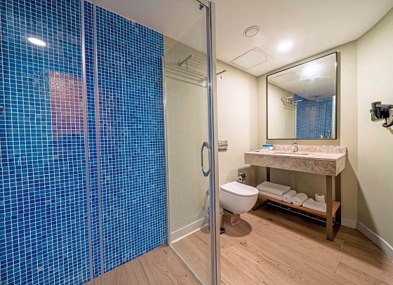 Agaya Didim Resort Hotel - Wohnbeispiel Bad (Zimmercodierungen DP1, DGL, DC2, DGM, DCM, JB1 & WI1)