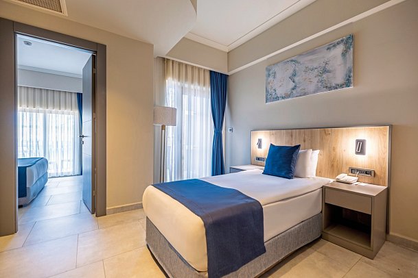 Yasmin Bodrum Resort - Wohnbeispiel Familienzimmer Club (Zimmercodierung FL1)