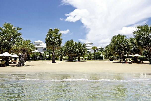 Ravindra Beach Resort & Spa