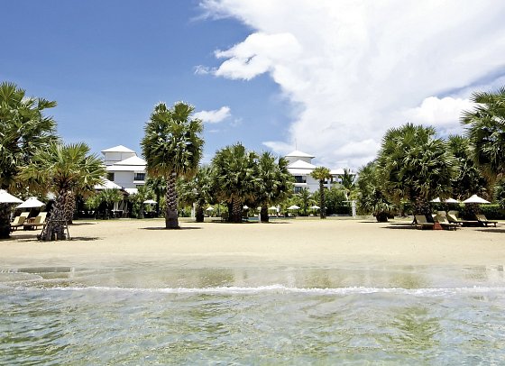 Ravindra Beach Resort & Spa