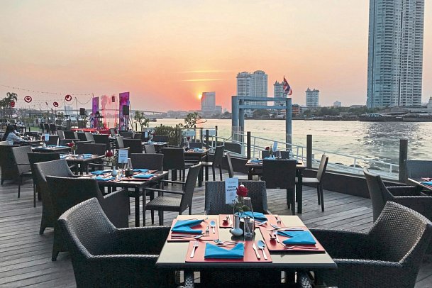 Ramada Plaza by Wyndham Menam Riverside