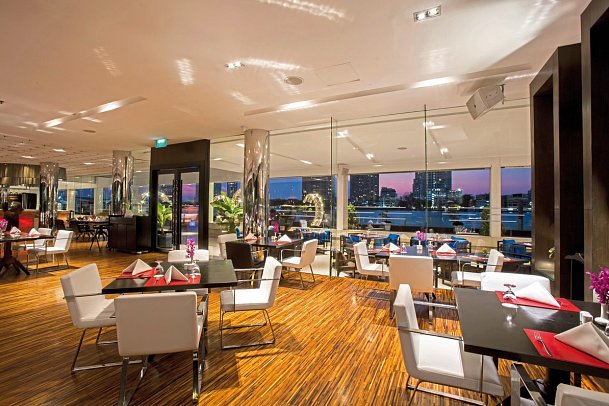 Ramada Plaza by Wyndham Menam Riverside