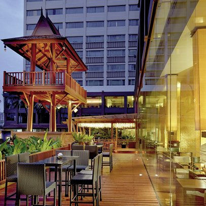 Ramada Plaza by Wyndham Menam Riverside