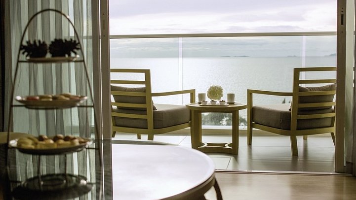 Mövenpick Siam Na Jomtien Pattaya - Wohnbeispiel Junior Suite Seaview (Zimmercodierung JBM)
