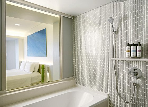 Pullman Pattaya Hotel G - Badbeispiel Premium Sea View (Zimmercodierung UMM)
