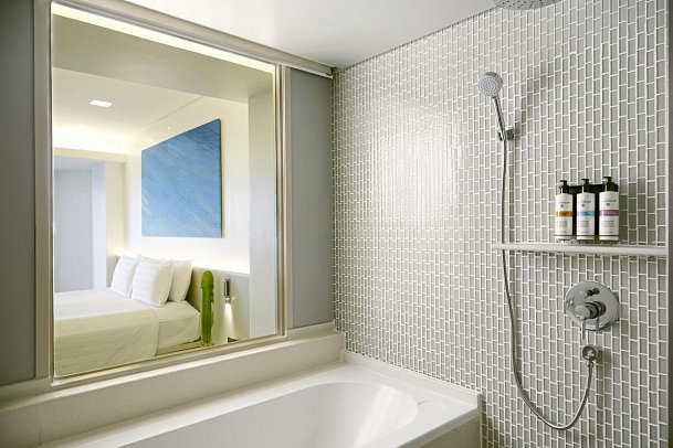 Pullman Pattaya Hotel G - Badbeispiel Premium Sea View (Zimmercodierung UMM)