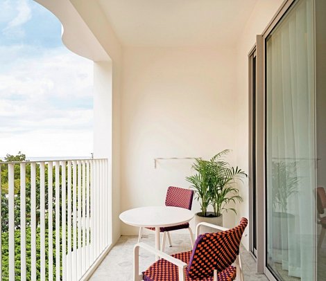 The Standard, Pattaya Na Jomtien - Balkonbeispiel Deluxe (Zimmercodierung UD1)