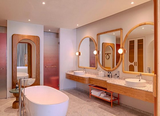 The Standard, Pattaya Na Jomtien - Badbeispiel Ocean View Suite Private Pool (Zimmercodierung W1R)