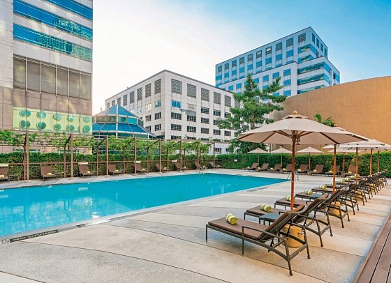 Holiday Inn Bangkok Silom
