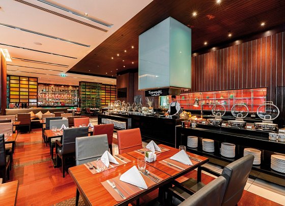 Holiday Inn Bangkok Silom