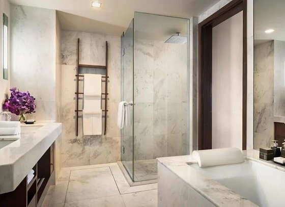 Anantara Riverside Bangkok Resort - Badbeispiel Junior Suite (Zimmercodierung JB1)