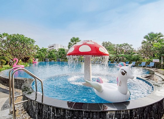Golden Beach Cha Am Hotel