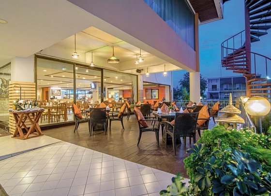 Golden Beach Cha Am Hotel