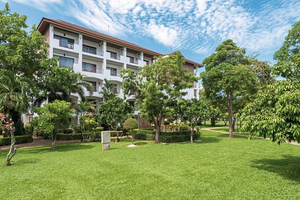 Pinnacle Grand Jomtien Resort & Beach Club