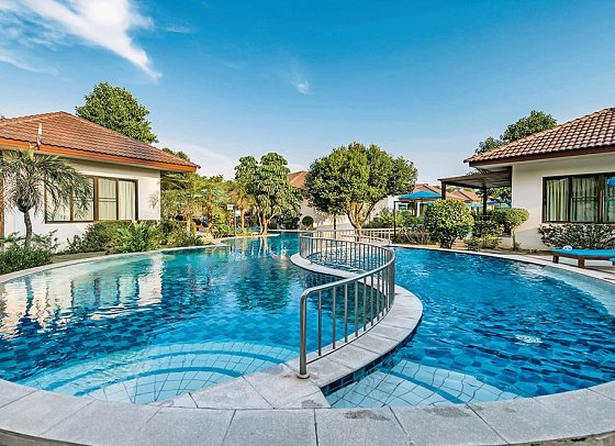 Pinnacle Grand Jomtien Resort & Beach Club