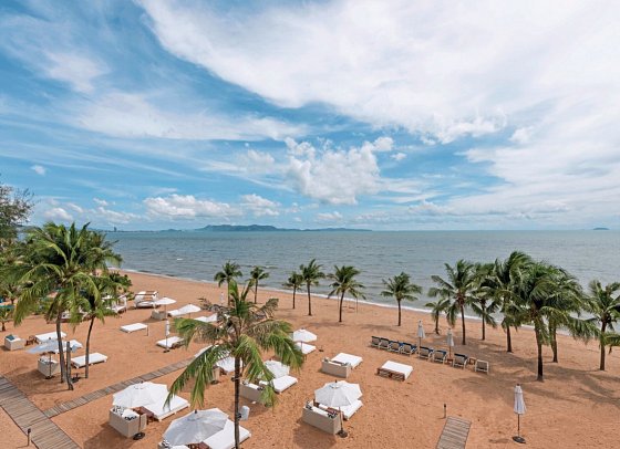 Pinnacle Grand Jomtien Resort & Beach Club