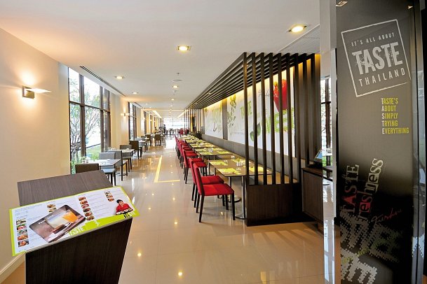 Ibis Bangkok Riverside