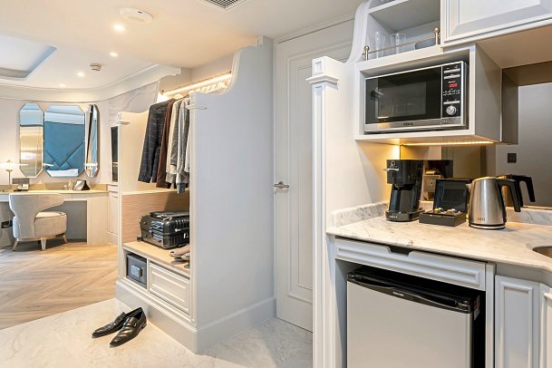 The Salil Hotel Riverside Bangkok - Wohnbeispiel Deluxe Pool View (Zimmercodierung UDP)