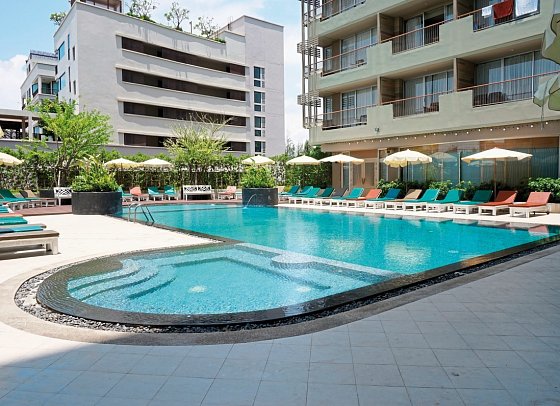 Long Beach Cha Am Resort