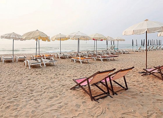 Long Beach Cha Am Resort