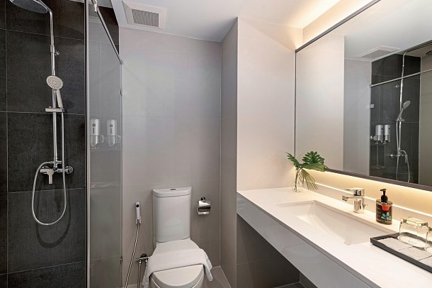 Cross Vibe Bangkok Sukhumvit - Badbeispiel Standard Double (Zimmercodierungen DB1 & DB2)