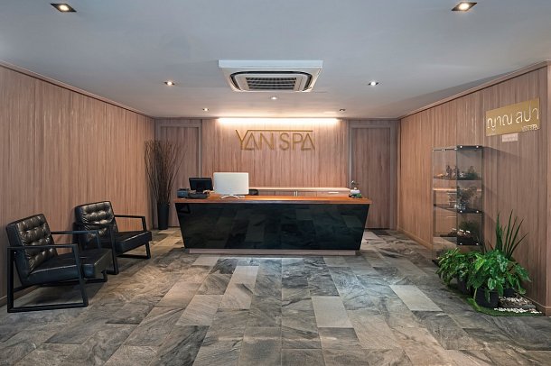 Cross Vibe Bangkok Sukhumvit