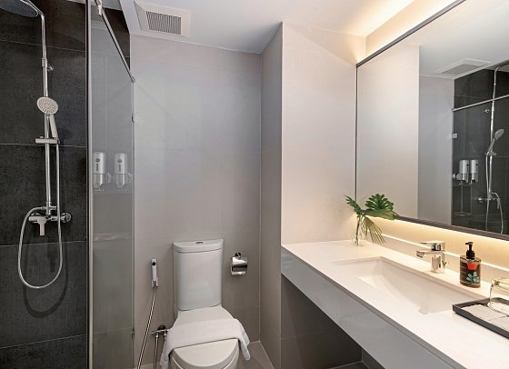 Cross Vibe Bangkok Sukhumvit - Badbeispiel Standard Double (Zimmercodierungen DB1 & DB2)