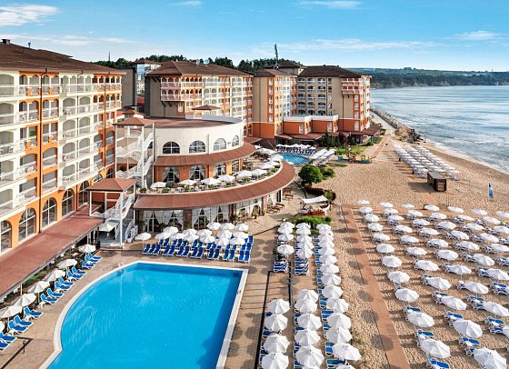Sol Luna Bay Resort