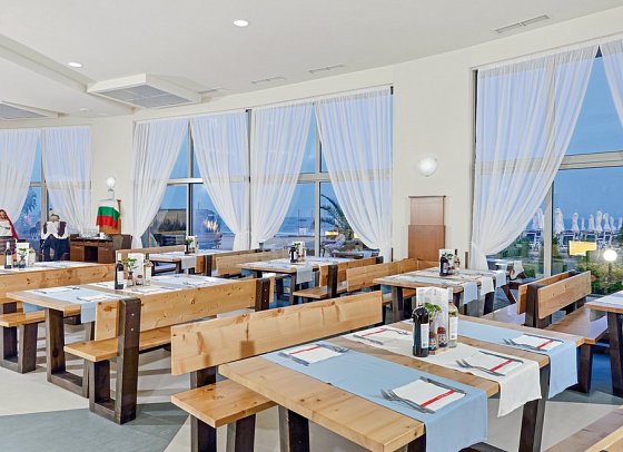 Sol Luna Bay Resort