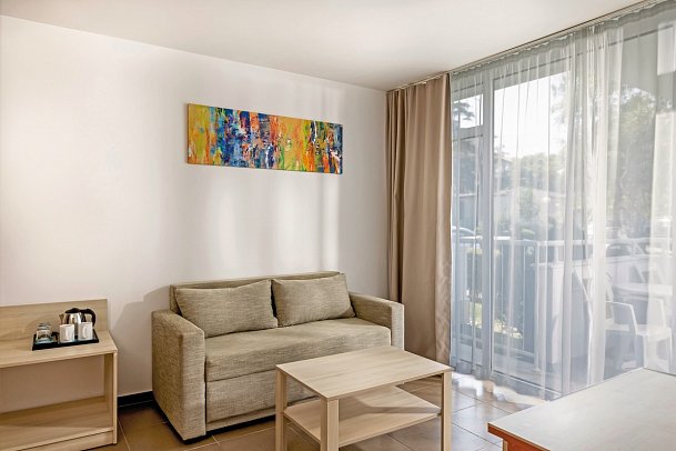 AluaSun Helios Beach - Wohnbeispiel Familienzimmer Landblick (Zimmercodierung FBL)