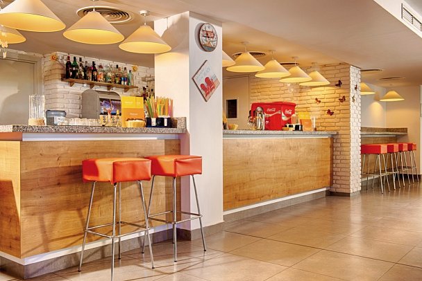 AluaSun Helios Beach