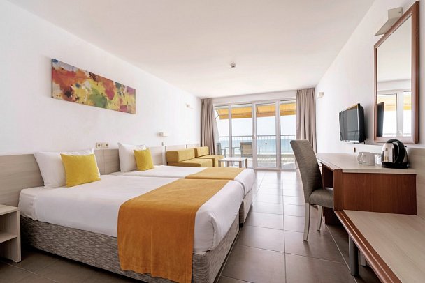 AluaSun Helios Beach - Wohnbeispiel Doppelzimmer Superior Meerblick (Zimmercodierung DSM)