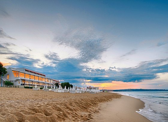 AluaSun Helios Beach