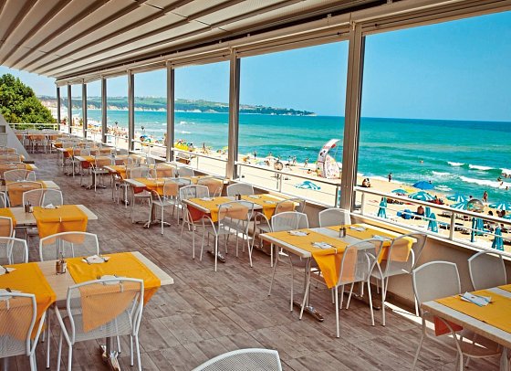 AluaSun Helios Beach