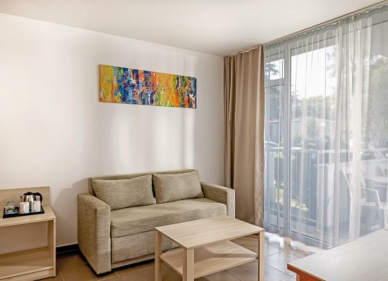 AluaSun Helios Beach - Wohnbeispiel Familienzimmer Landblick (Zimmercodierung FBL)